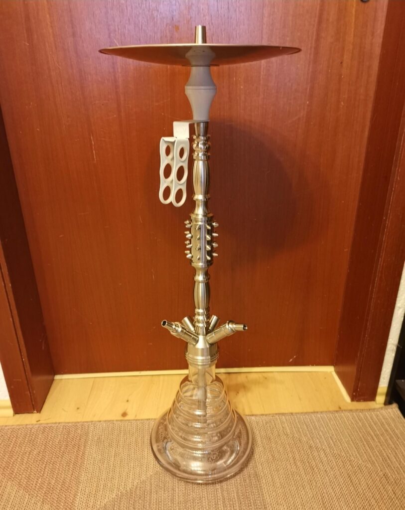 Rauchsäule für Shisha mit Glasbasis, Tabakschale und Zubehör, ideal für Wasserpfeifen.
