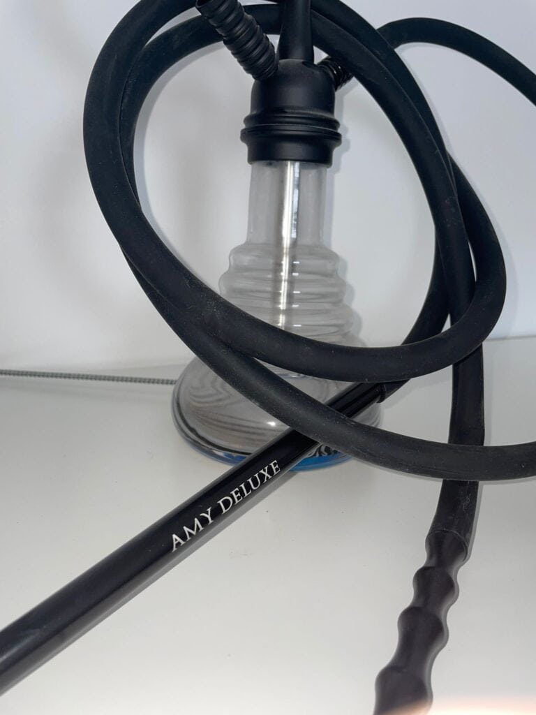 Shisha mit Glasbowl, Silikonschlauch, Rauchglas, Wasserpfeife.