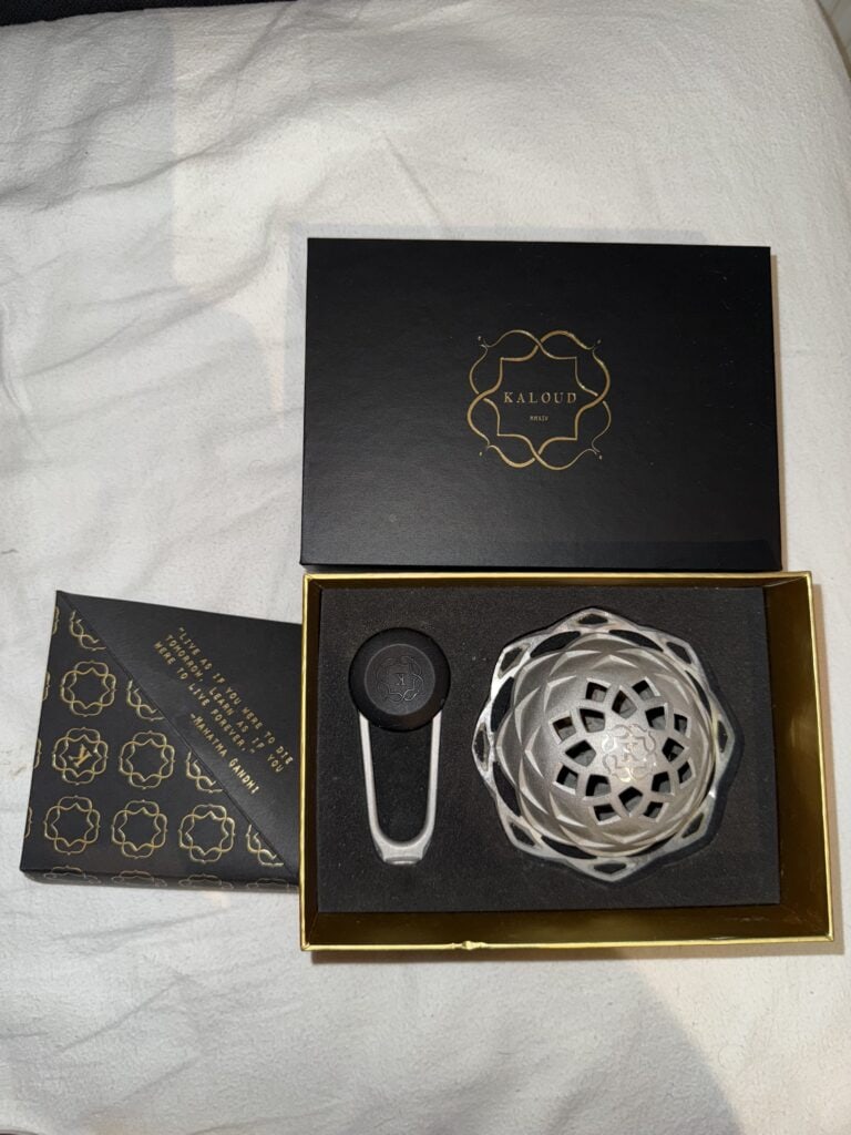 KALoud Shisha-Set mit Edelstahl-Design, hochwertig und unbenutzt, perfekt für Shisha-Liebhaber.