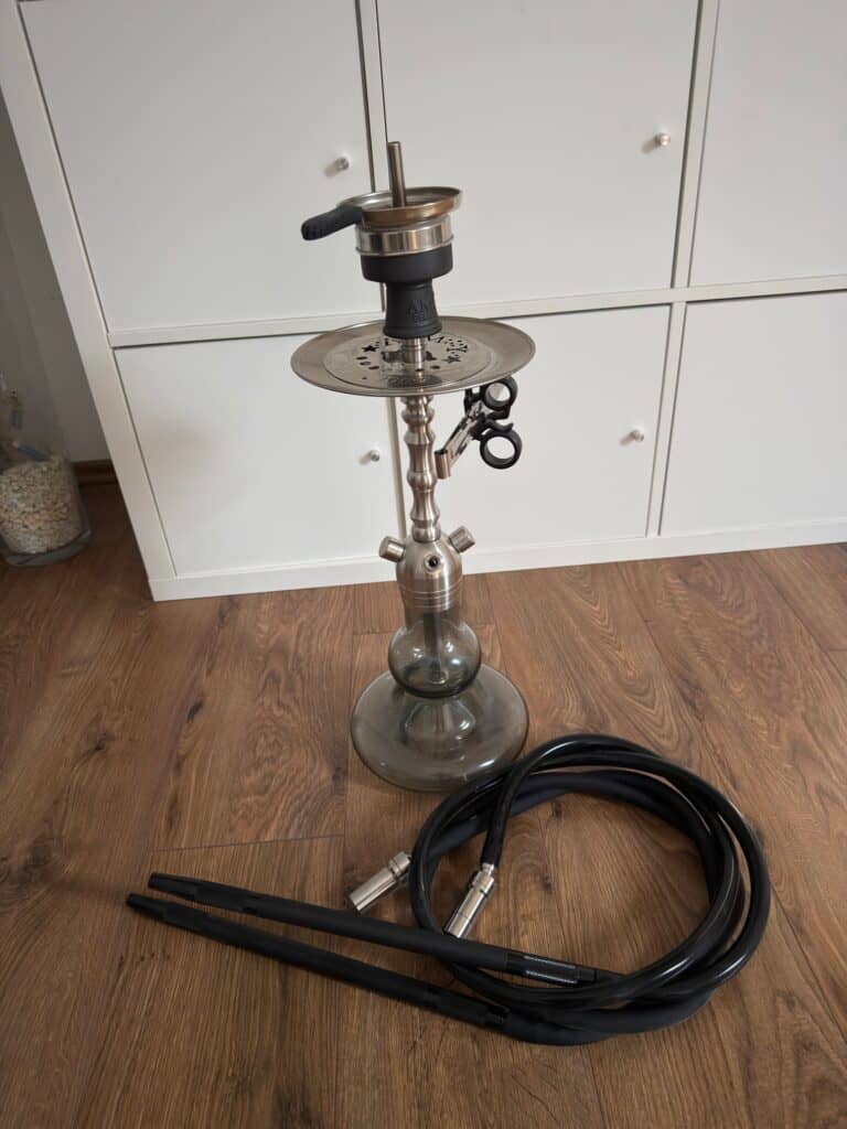 Rauchsäule für Shisha mit Glasballon und Anschlusskabel.