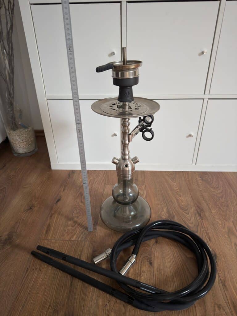 Rauchsäule mit Schlauch und Zubehör für Shisha.