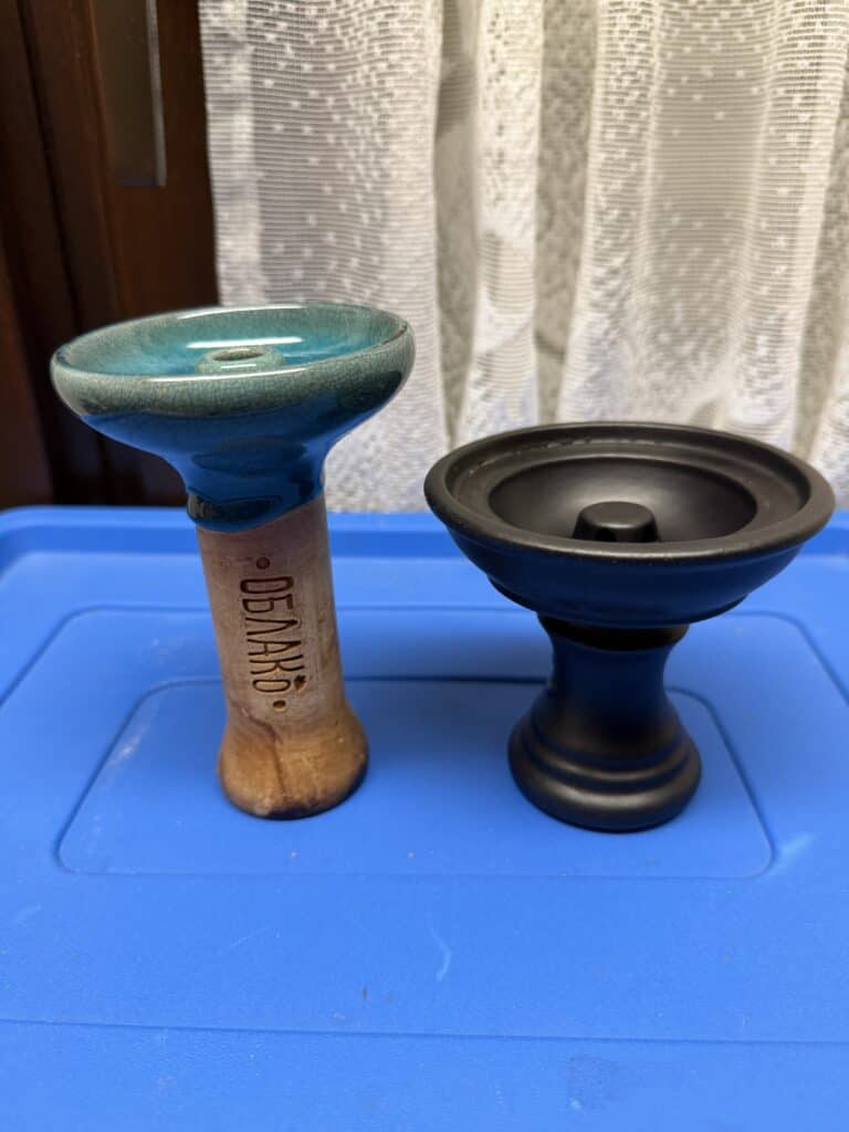 Shisha-Kopf aus Keramik und Glas, ideal für Wasserpfeifen, in Schwarz und Blau.