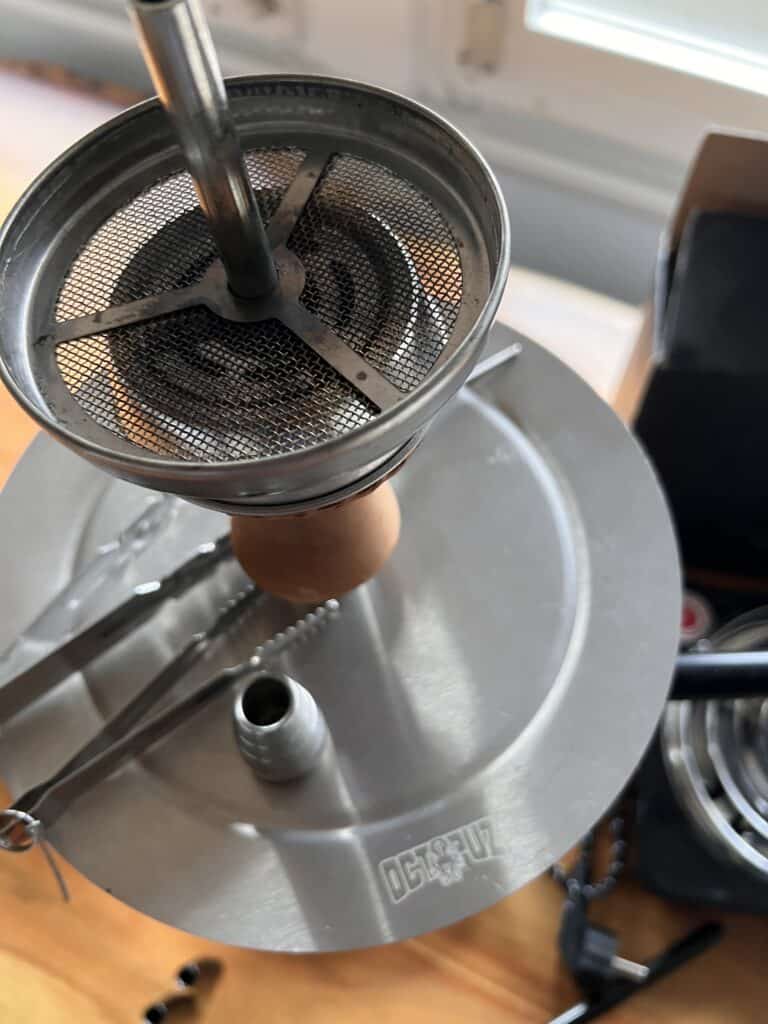 Rauchfänger für Shisha aus Edelstahl, ideal für sauberes Rauchen und einfache Reinigung.
