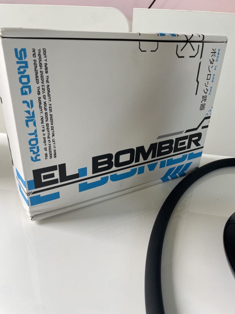 EL Bomber Shisha Verpackung mit japanischem Design und Logo.