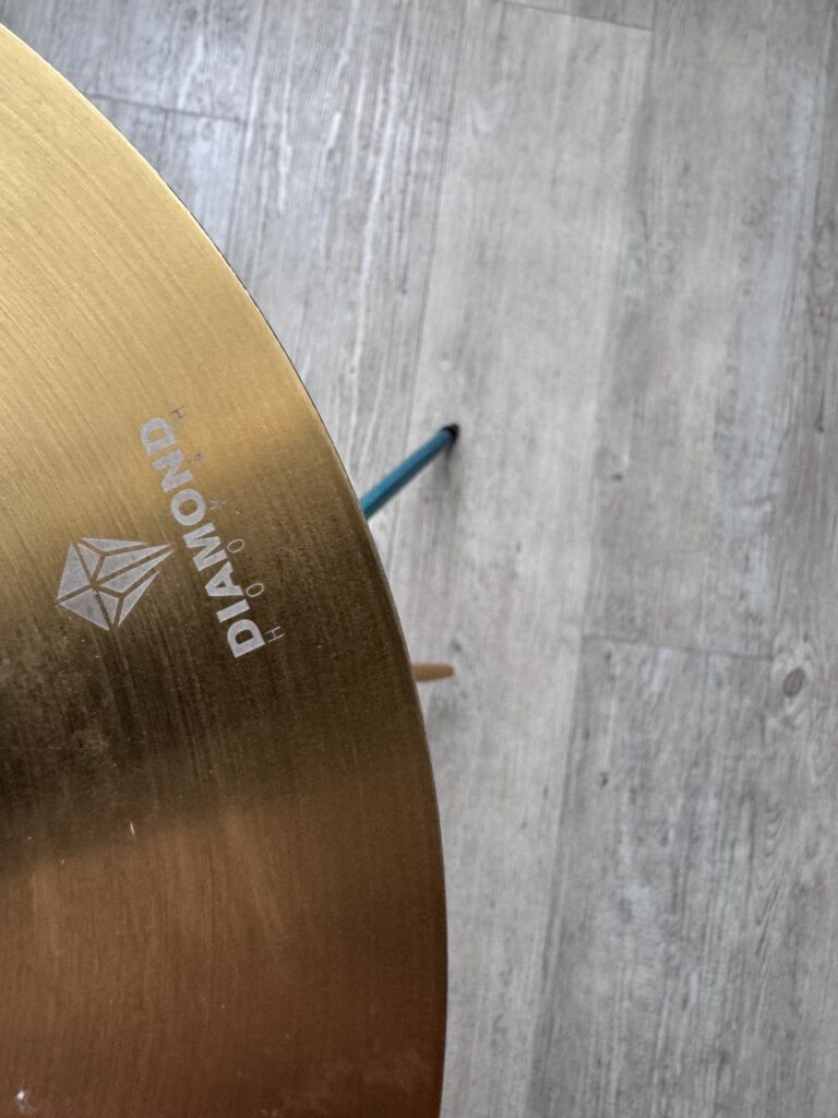 Diamant Cymbal, gebrauchte Percussion, Musikzubehör, ideal für Musiker und Sammler.