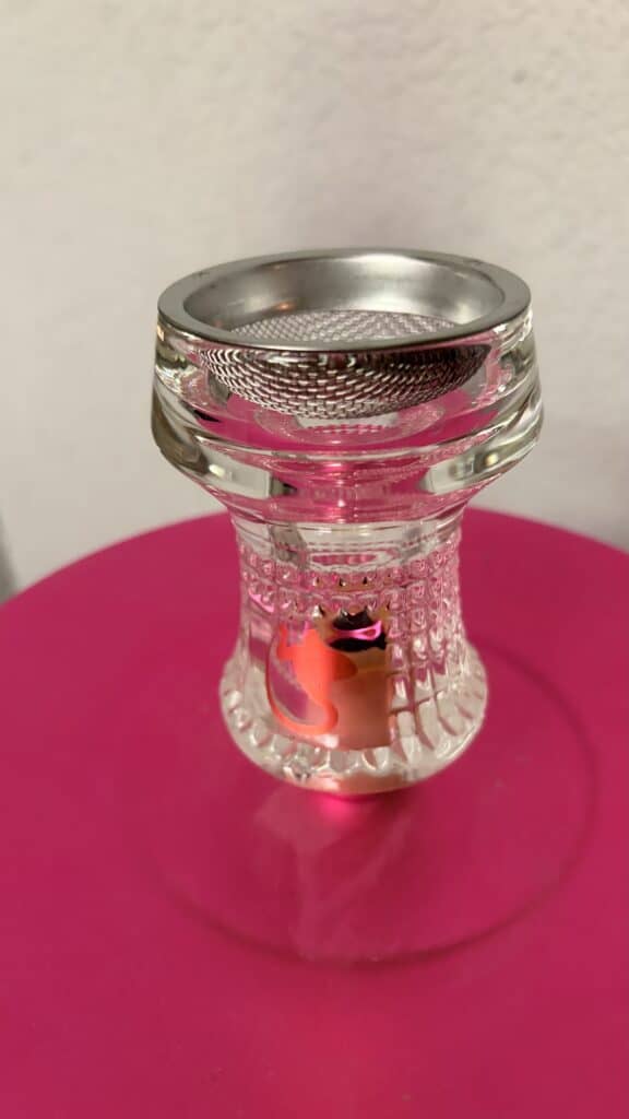 Transparente Glasbowl mit Metallring für Shisha.