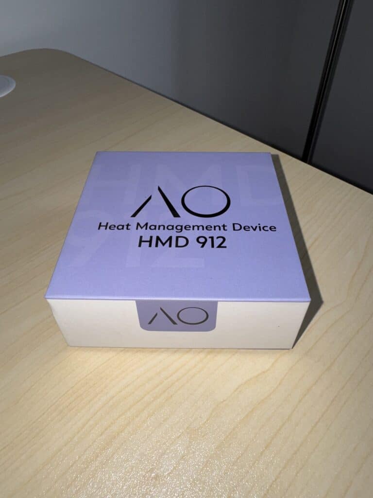 AO Heat Management Device HMD 912 auf Pappkarton.