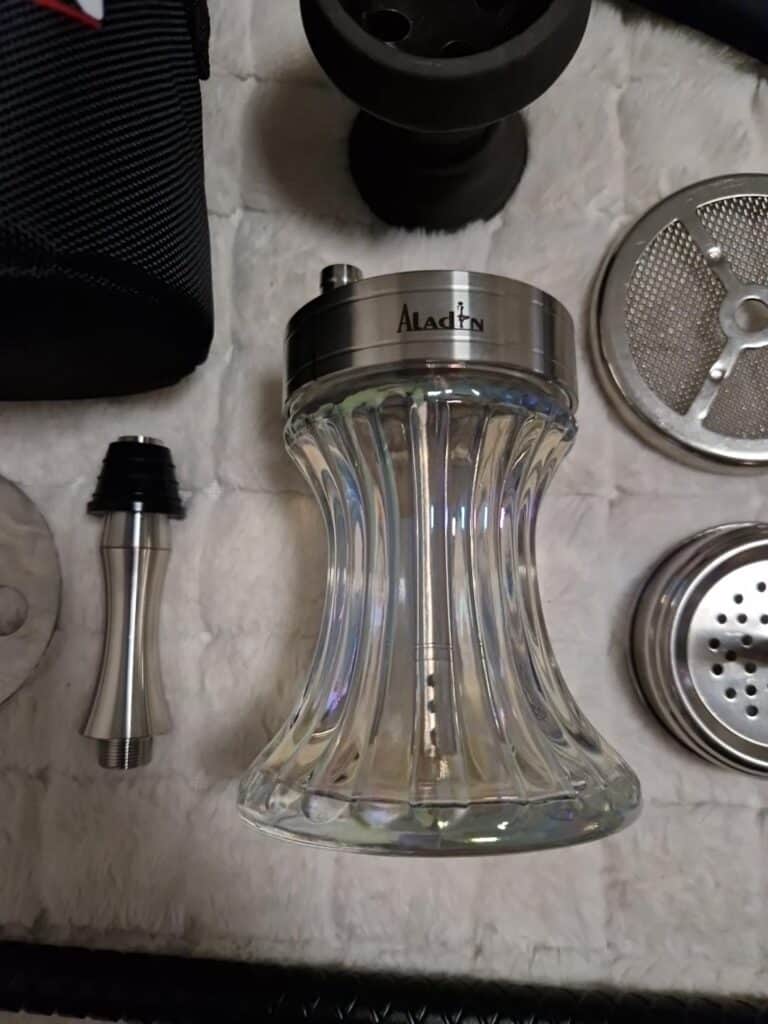 Transparente Glasbowl für Shisha mit Edelstahl-Adapter.