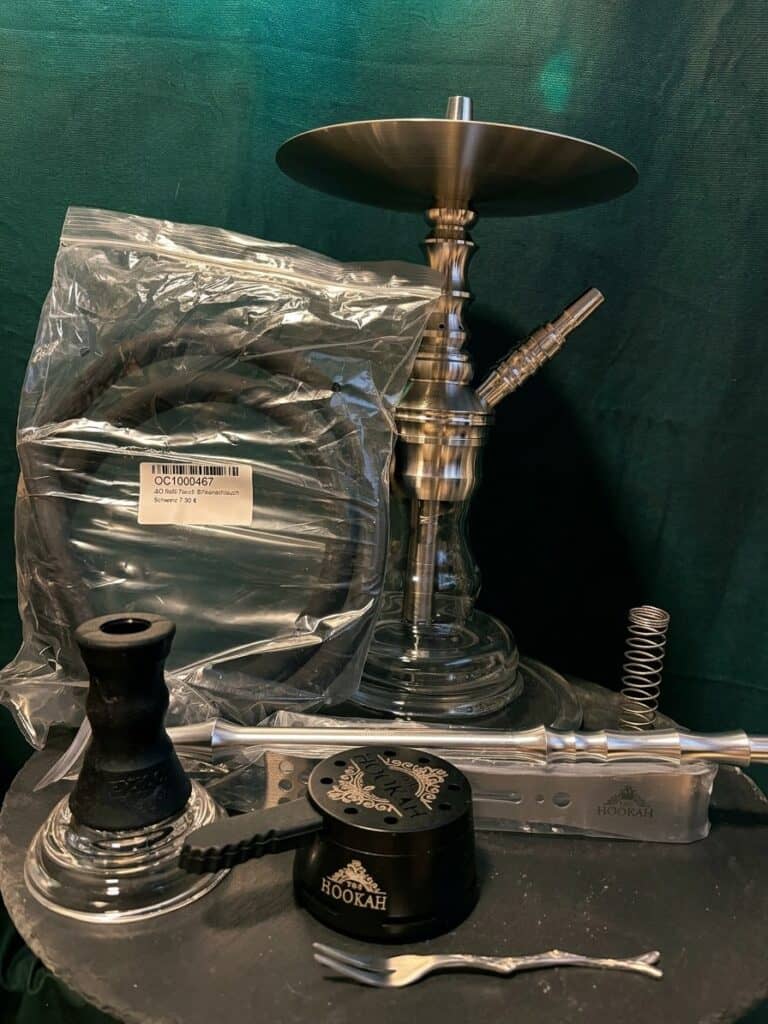 Shisha mit Metallrohr, Glasbowl und Zubehör, neu und unbenutzt.