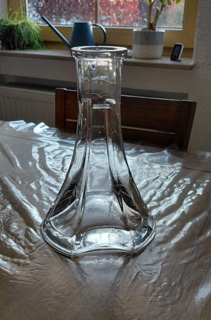 Transparente Glasbowl für Shisha mit breiter Basis.