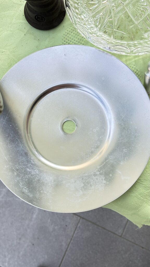 Runde Glasbowl für Shisha mit Ziermuster.