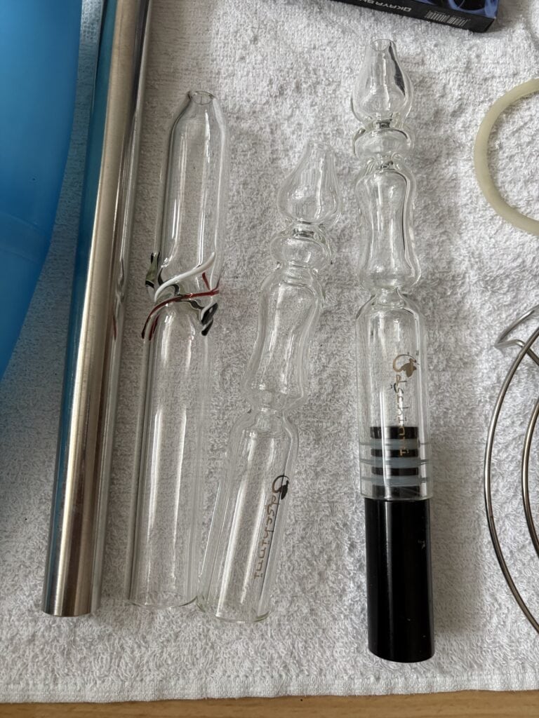 Glasbowl Shisha Zubehör transparentes Glas mit Silberschliff und Deckel.