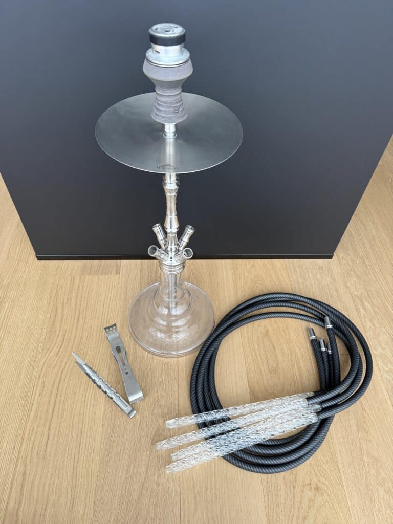 Komplettes Shisha Set mit Glasbowl, Schlauch und Zubehör.