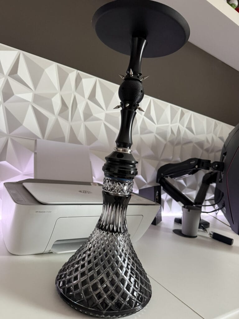 Schwarze und klare Glasbowl für Shisha mit Muster.