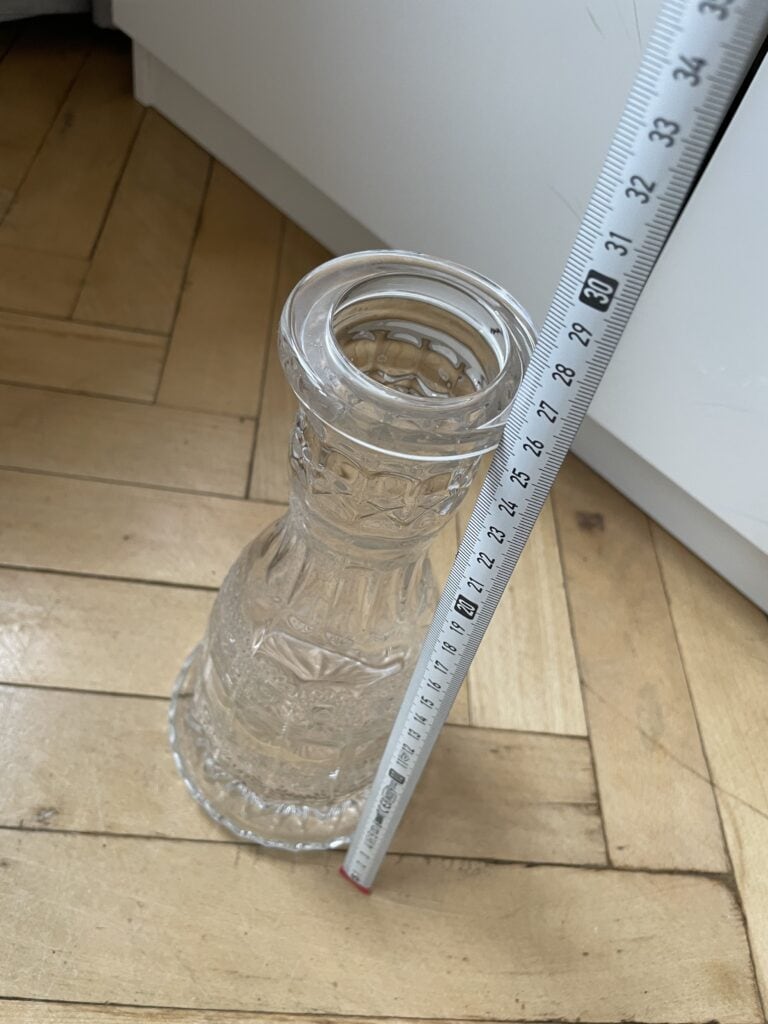 Transparente Glasbowl mit Messgerät für Shisha-Zubehör.