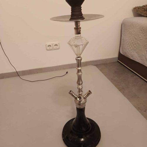 Rauchersäule mit Glasaufsatz für Wasserpfeifen, ideal für Shisha-Liebhaber.