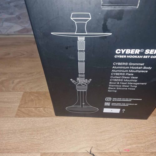 Shisha mit Aluminium-Body und Zubehör, ideal für Einsteiger und Profis.