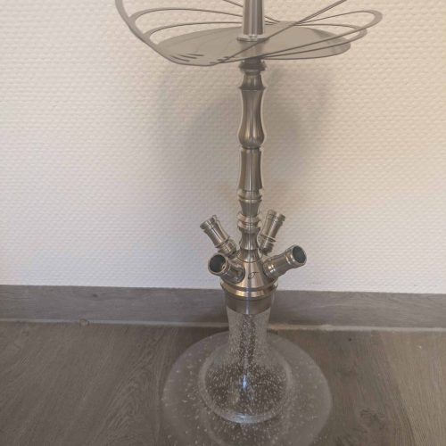 Rauch-Hookah mit Glasbasis, Metallaufsatz und Flügel-Design, ideal für Shisha-Liebhaber.