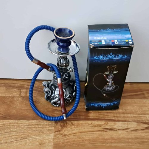 Raucherset mit Wasserpfeife, Schlauch und Verpackung, ideal für Shisha-Liebhaber.
