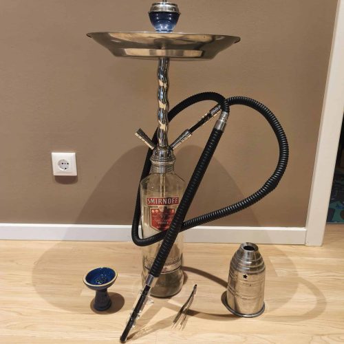 Shisha mit Edelstahl-Glasbowl, Schlauch und Zubehör.