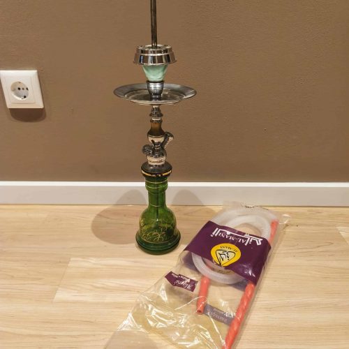 Shisha mit Glasbowl, Metall- und Kunststoffteilen, Zubehör im Beutel.