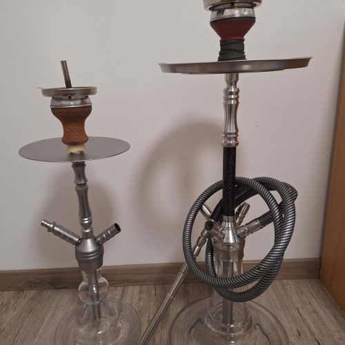 Alte Shisha mit Edelstahl und Glasbasis, ideal für Raucher und Sammler.