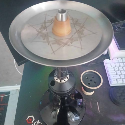 Rauchsäule und Metallplatte für Shisha, ideal für Wasserpfeifen, hochwertiges Zubehör.