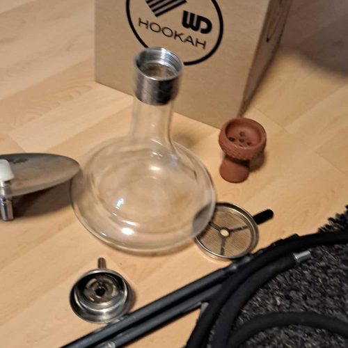 Transparente Glasbowl für Shisha mit Zubehör und Verpackung.