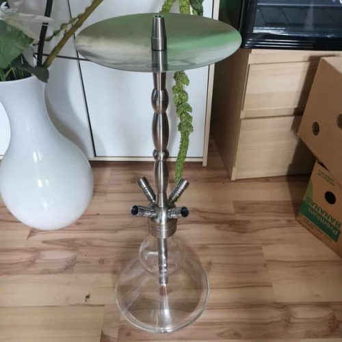 Shisha-Hookah mit Metall- und Glasbestandteilen, ideal für Wasserpfeifen.