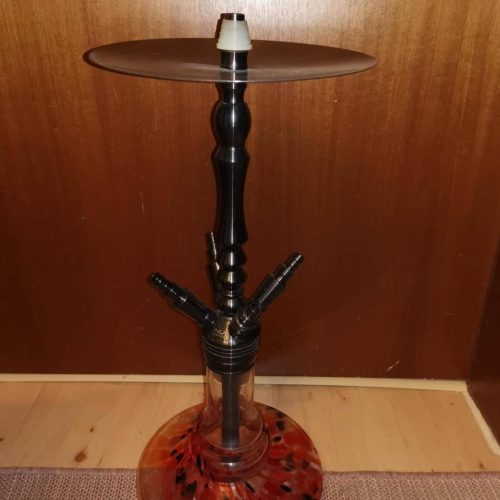 Rauch-Hookah mit Glasbasis, gebrauchte Shisha, ideal für Raucher und Sammler.