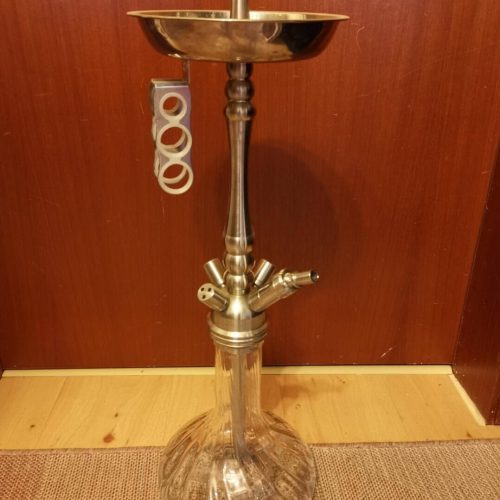 Wasserpfeife mit Glasbasis und Metallaufsatz, Zubehör inklusive.