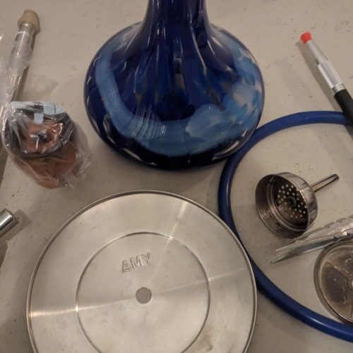 Shisha-Set mit Glasbowl, Schlauch und Zubehör, gebraucht.