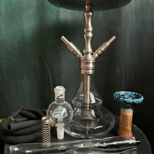 Hochwertige Shisha mit Glasbowl, Schlauch und Zubehör.