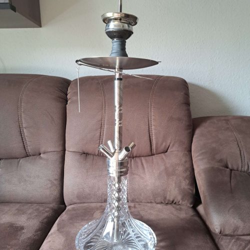 Rauch-Hookah mit Glasbasis, ideal für gemütliche Abende.