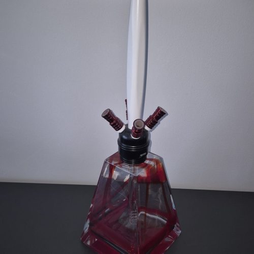 Moderne Shisha mit Glasbasis und Edelstahl-Design.