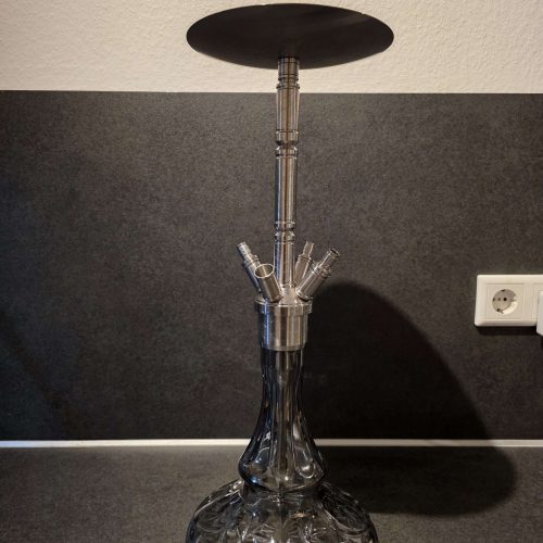 Rauch-Hookah mit Glasbasis und Metallaufsatz, ideal für Shisha-Liebhaber, gebraucht, gut gepflegt.
