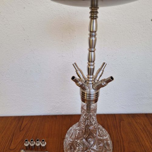 Rauch-Hookah mit Glasbasis, Metallaufsatz und Zubehör, ideal für Shisha-Liebhaber.