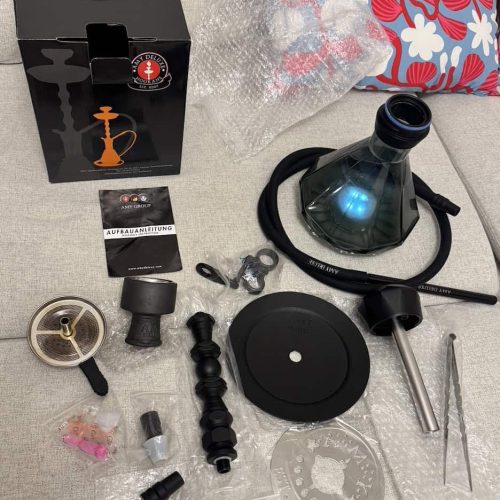 Shisha mit Glasbowl, Schlauch und Zubehör, komplett zum Verkauf.