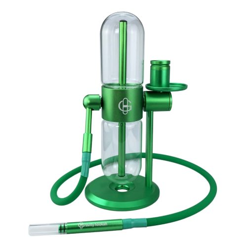Schwerkraft Hookah mit Glasaufsatz, Schlauch und grüner Farbe, ideal für Wasserpfeifenliebhaber.