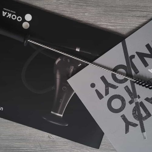Oukay Shisha Zubehörtartikel auf Verpackung und Broschüre.