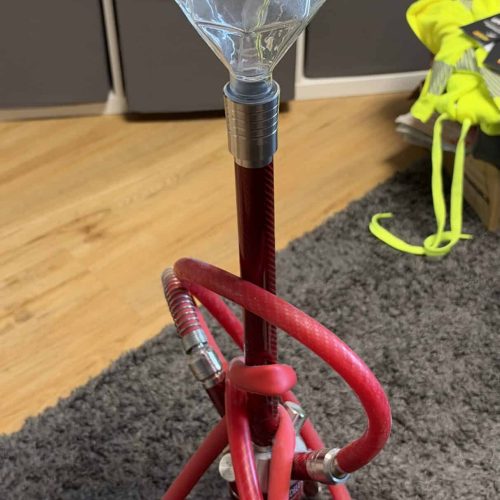 Shisha-Adapter mit Glasbowl und Schlauch, gebrauchte Shisha-Zubehörteile.