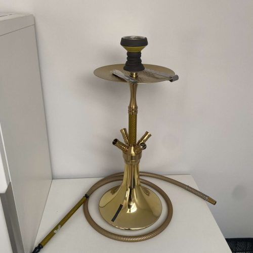 Wasserpfeifen-Kopf aus schwarzem Material mit goldener Basis, für Shisha-Genuss.