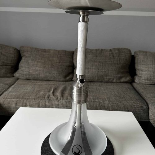 Rauchsaeule für Shisha aus Edelstahl, ideal für Wasserpfeifen, modern und stilvoll.