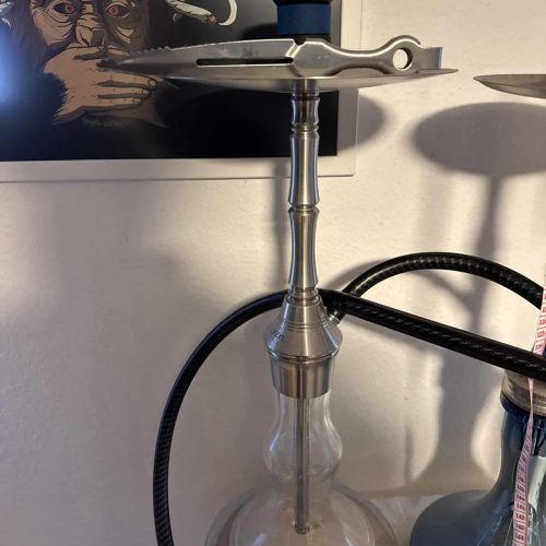 Rauchsäule für Shisha mit Glasbehälter und Metallaufsatz, ideal für Wasserpfeifen.