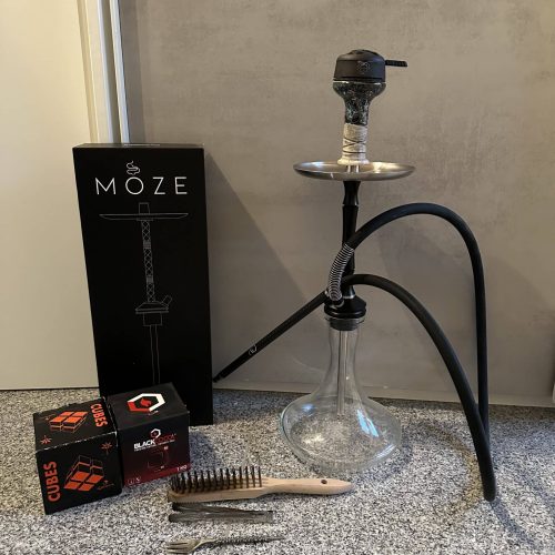 Wasserpfeife MÖZE mit Glasbowl, Schlauch und Reinigungsbürste, ideal für Shisha-Liebhaber.