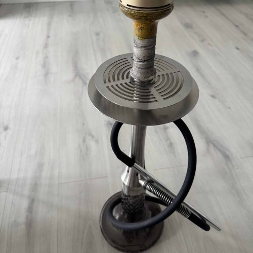 Shisha-Rauchgerät mit Kopf, Schlauch und Basis, gebraucht.