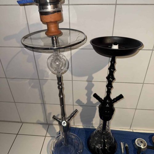 Zwei Shisha-Köpfe und Zubehör, gebrauchte Wasserpfeifen, Zubehörteile.