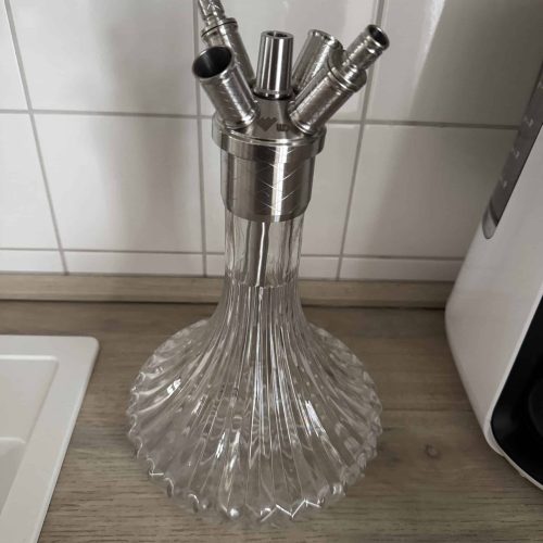 Hochwertiger Glas- und Metall-Shisha-Kopfständer, stilvoll und funktional. Perfekt für Shisha-Liebha.