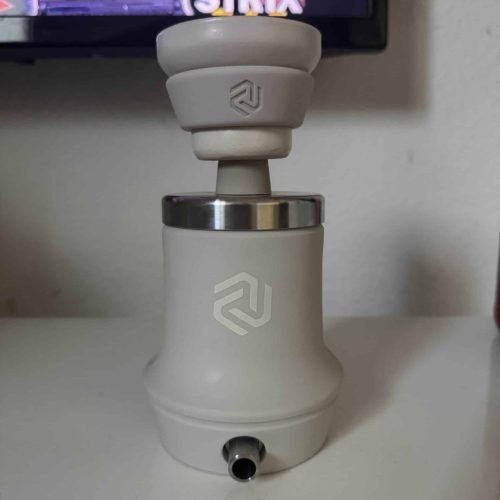 Weißer Shisha-Adapter mit Schlauchanschluss, neu und unbenutzt.