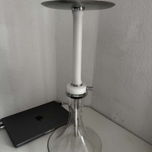 Rauchsäule für Shisha mit Glasbasis und Metallaufsatz, ideal für Wasserpfeifen.